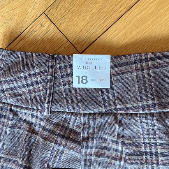 Lane Bryant Wide Leg Pant - Picture 4 of 7